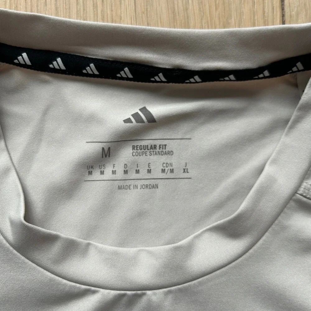 Adidas Training Tee Mens Size M Beige Regular Fit Performance Short Sleeve Shirt